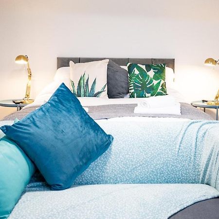 Elmo River Studios - 6 En-Suites In Wallasey - Easy Parking - Short And Long Stays Welcome Εξωτερικό φωτογραφία
