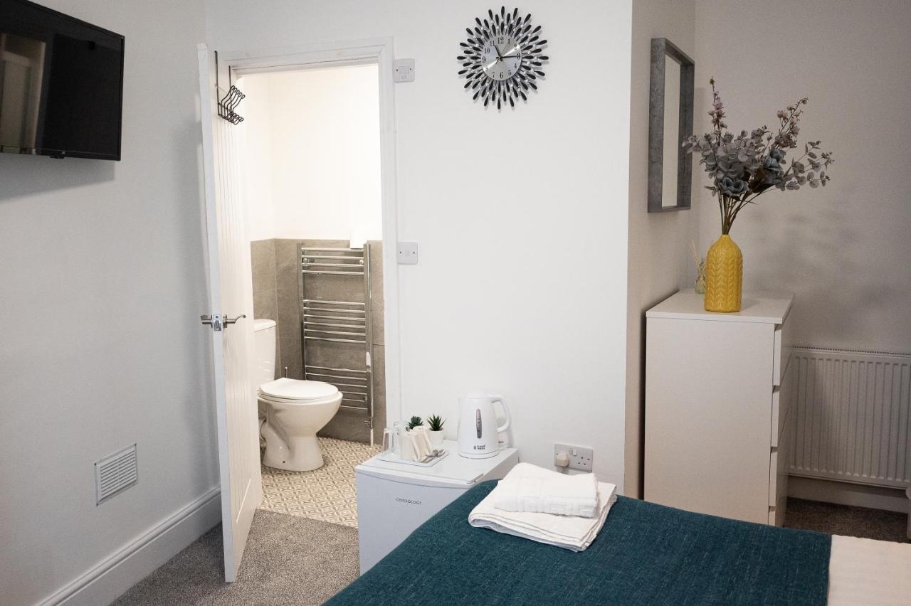 Elmo River Studios - 6 En-Suites In Wallasey - Easy Parking - Short And Long Stays Welcome Εξωτερικό φωτογραφία