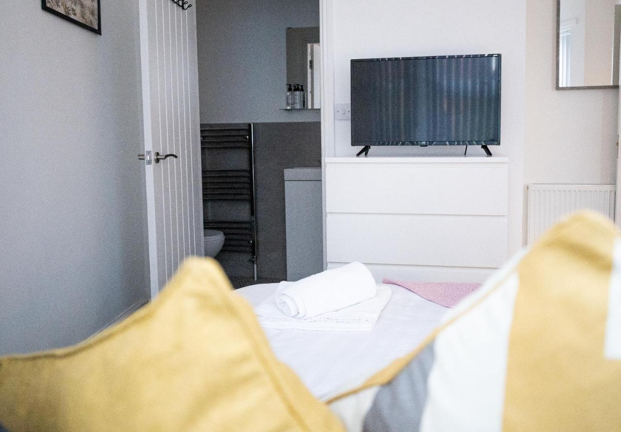 Elmo River Studios - 6 En-Suites In Wallasey - Easy Parking - Short And Long Stays Welcome Εξωτερικό φωτογραφία