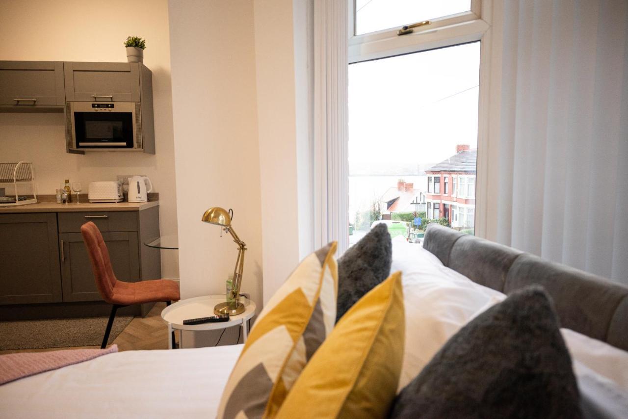 Elmo River Studios - 6 En-Suites In Wallasey - Easy Parking - Short And Long Stays Welcome Εξωτερικό φωτογραφία