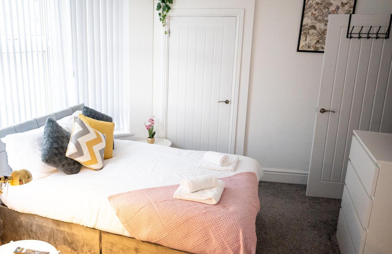 Elmo River Studios - 6 En-Suites In Wallasey - Easy Parking - Short And Long Stays Welcome Εξωτερικό φωτογραφία