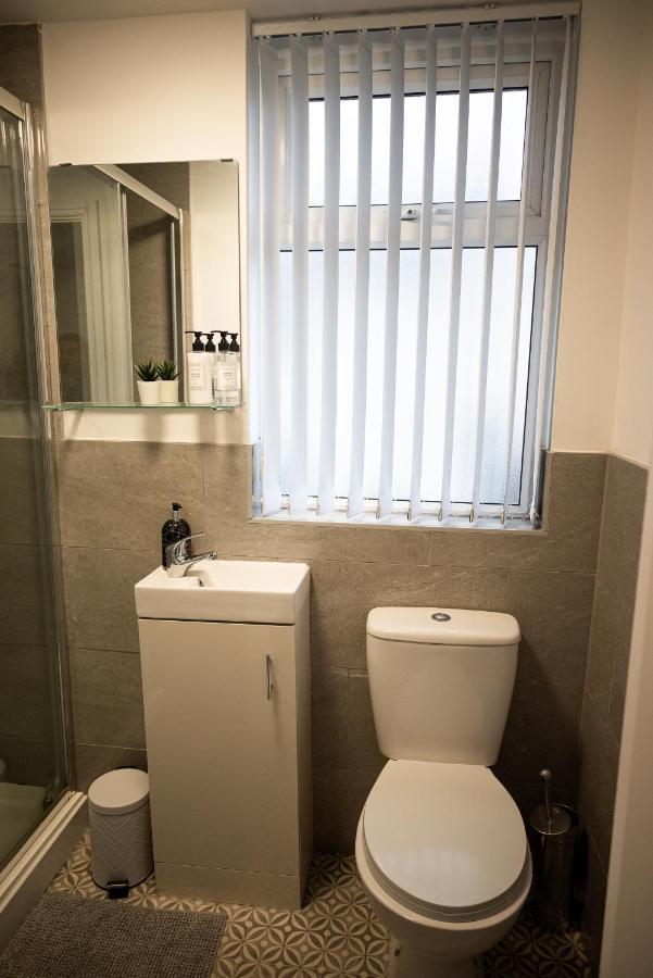 Elmo River Studios - 6 En-Suites In Wallasey - Easy Parking - Short And Long Stays Welcome Εξωτερικό φωτογραφία